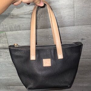 Dooney & BourkeBlack Leather Tote Bag